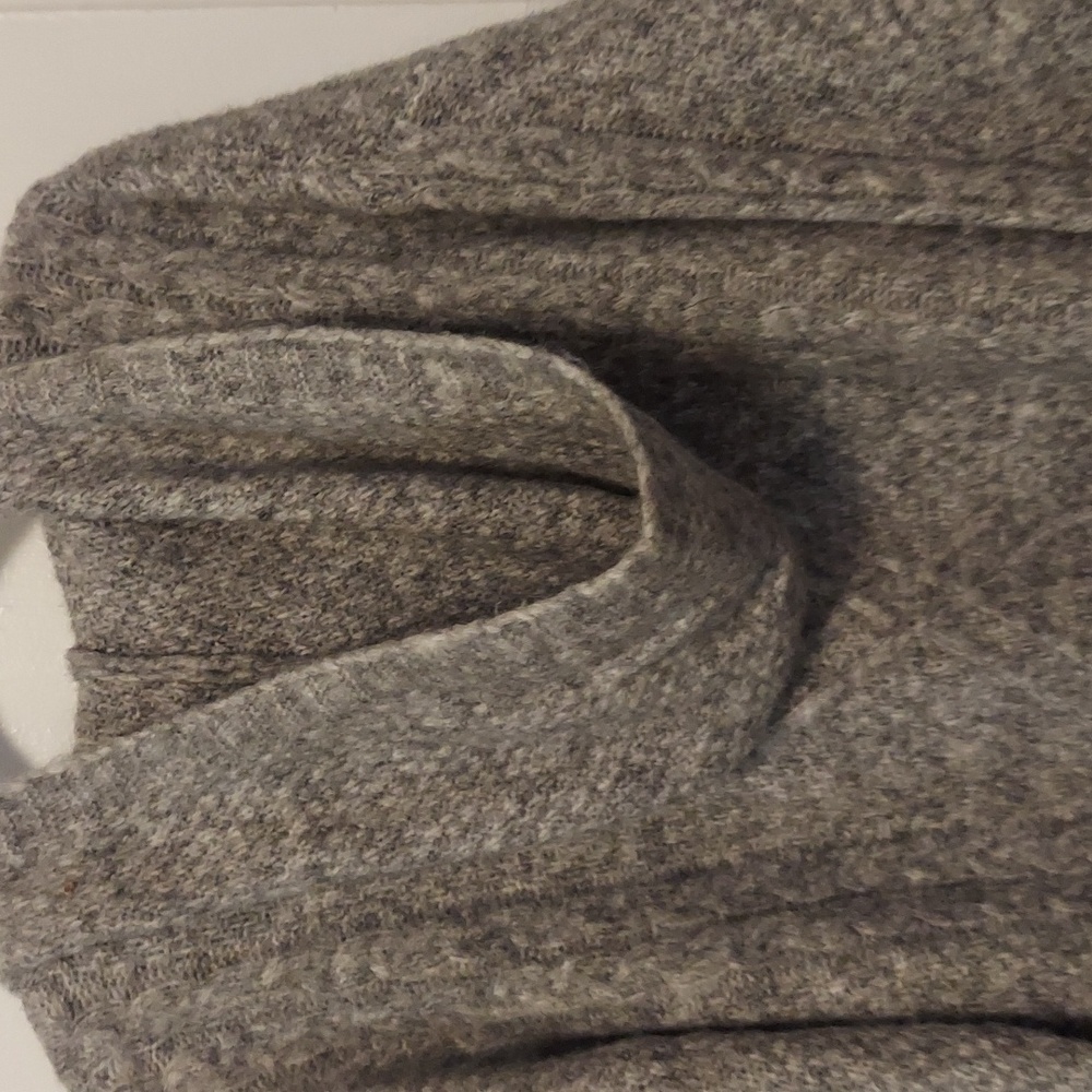 Sweater - Picture 3 of 6